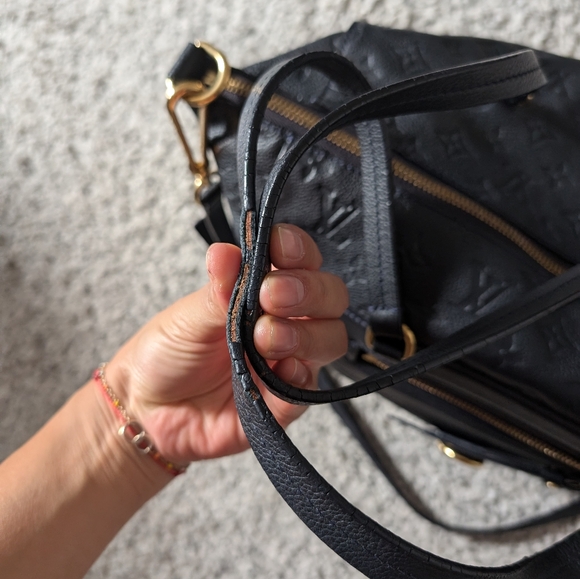 Authentic LV lumineuse GM empreinte leather navy - Picture 9 of 16